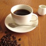 カフェインのとりすぎによるカフェイン中毒・カフェイン離脱症状についてまとめます。